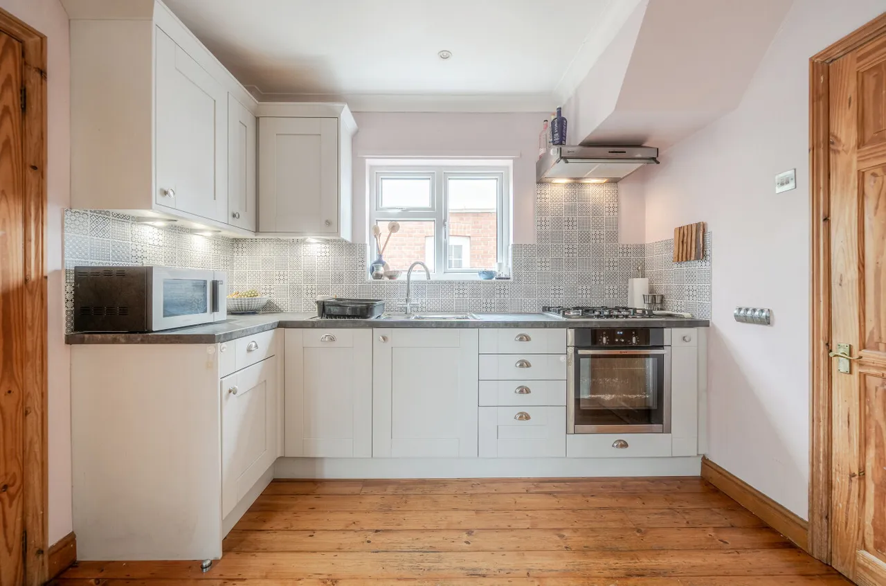 Beaconsfield Road, Woking, GU22, photo 7