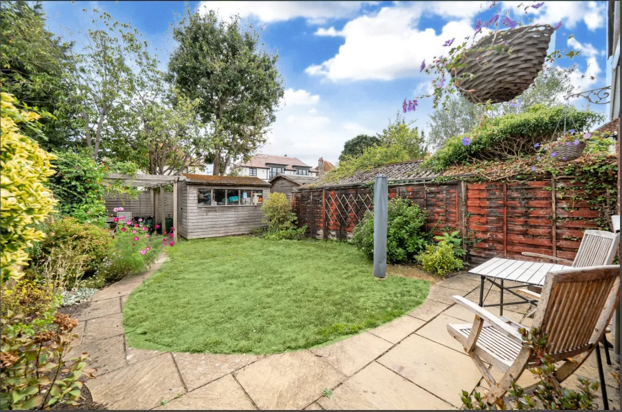 Beaconsfield Road, Woking, GU22, photo 19