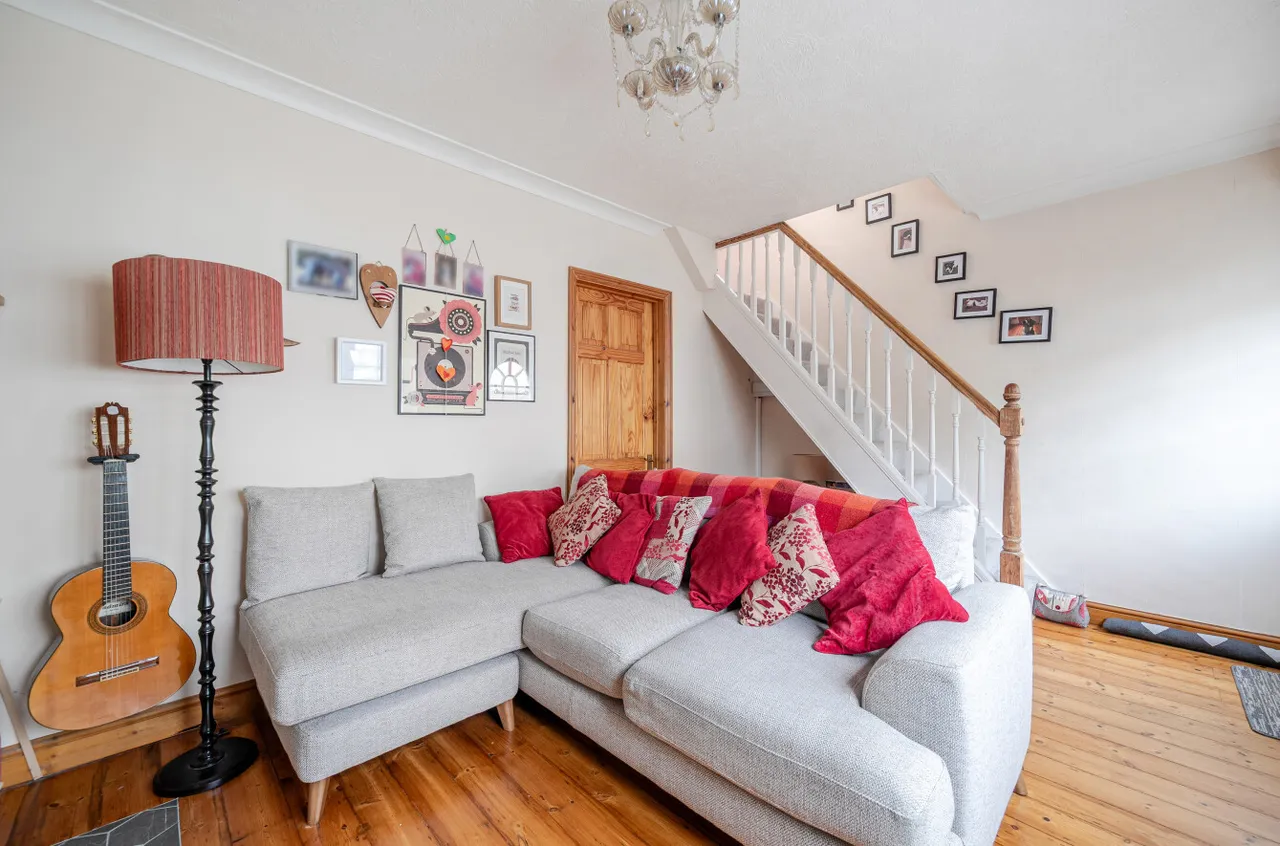 Beaconsfield Road, Woking, GU22, photo 8