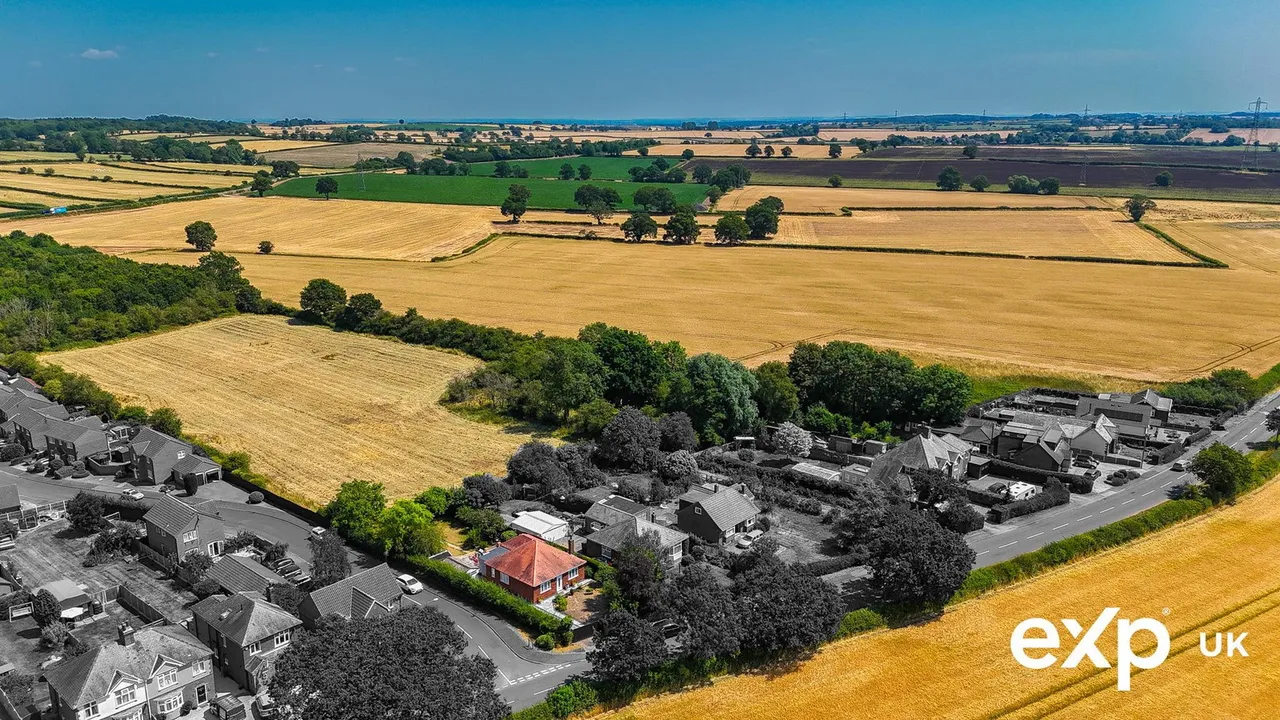 Eakring Road, Wellow, photo 3
