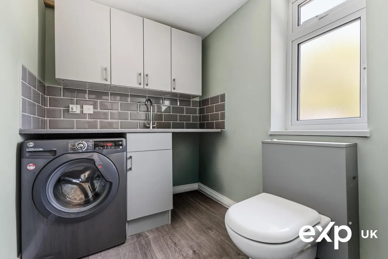Eakring Road, Wellow, photo 16