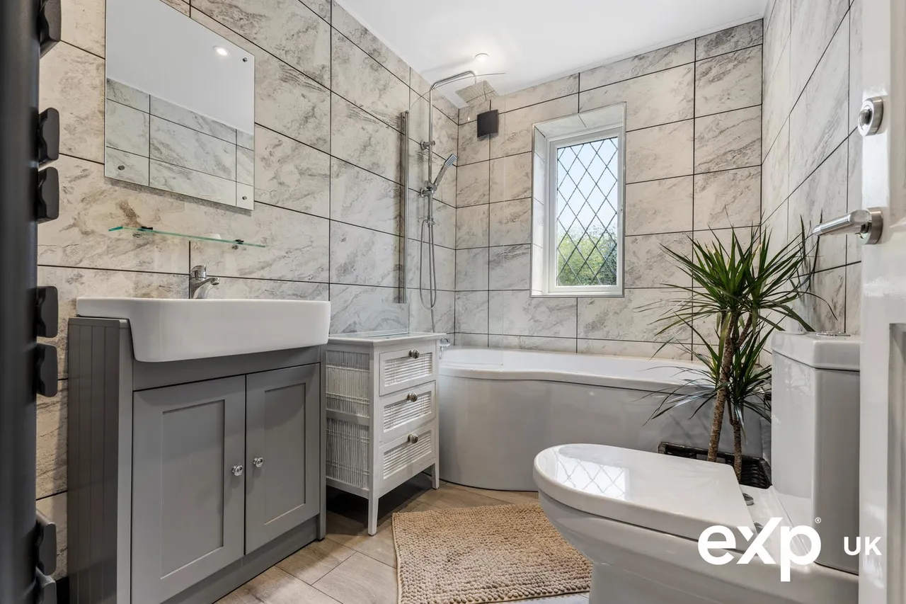 Eakring Road, Wellow, photo 21