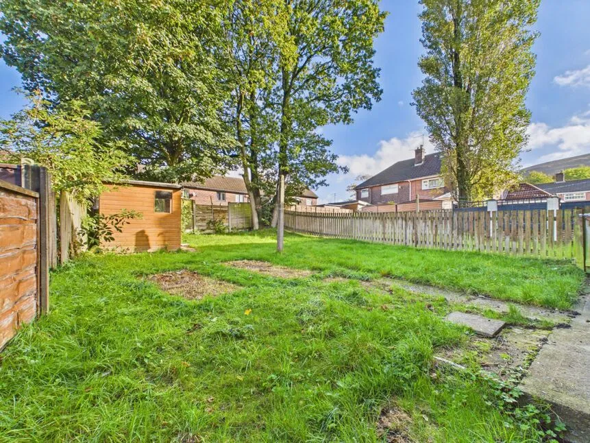 Second Avenue, Carrbrook, SK15, photo 19