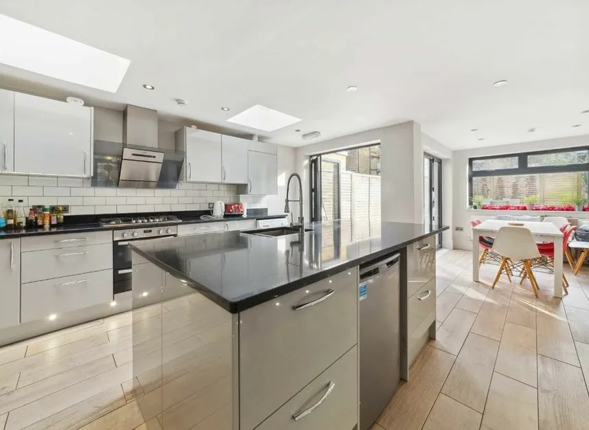 Ferndale Road, Clapham, SW4, photo 2