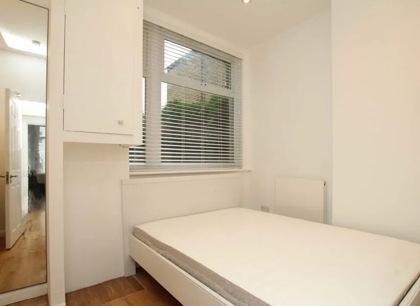 Salford Road, Streatham Hill, SW2, photo 4