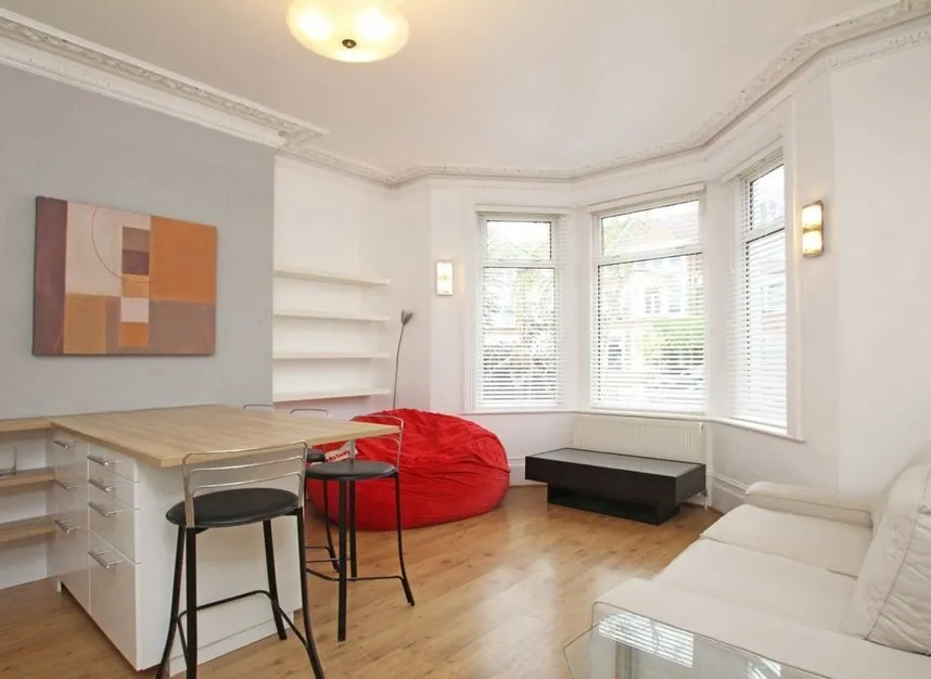 Salford Road, Streatham Hill, SW2, photo 2