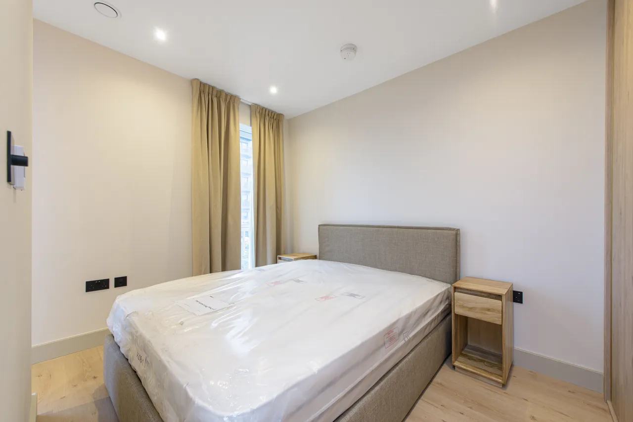 Flat 33, Dovecote House, London, photo 5