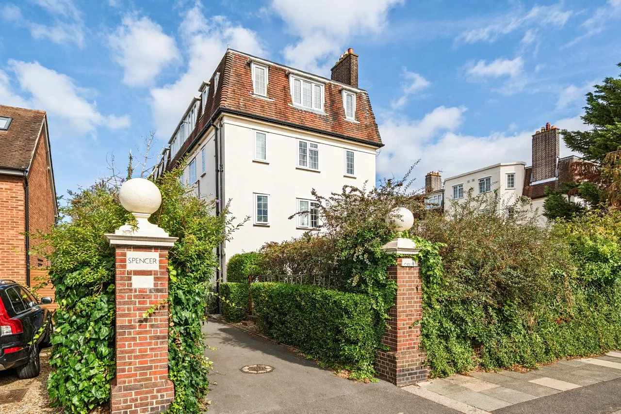 2 bed flat to rent — Spencer Road, London, SW20