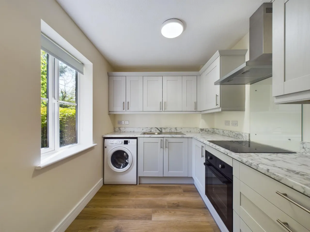 Christy Court, Tadley, RG26, photo 2