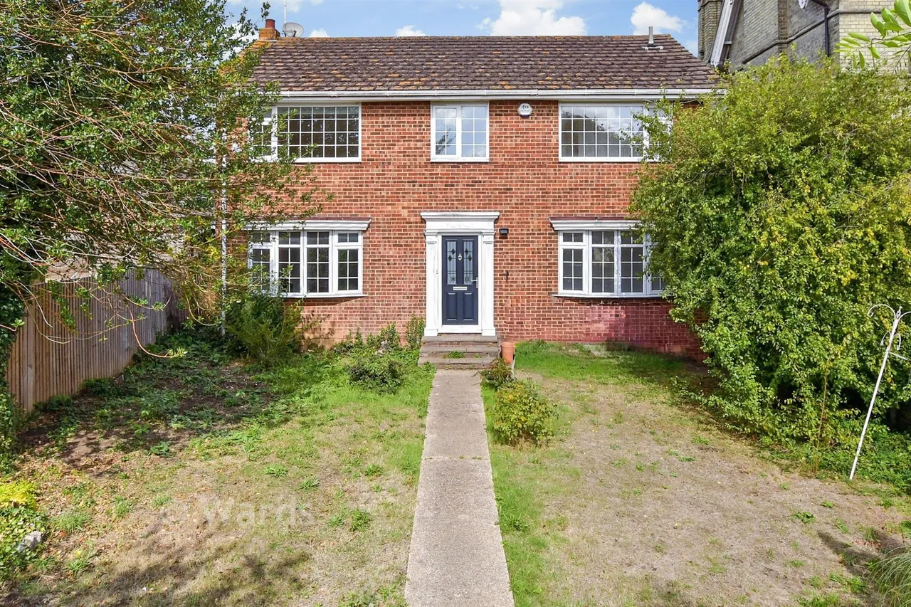 4 bed house for sale, Tonbridge Road, Maidstone, ME16