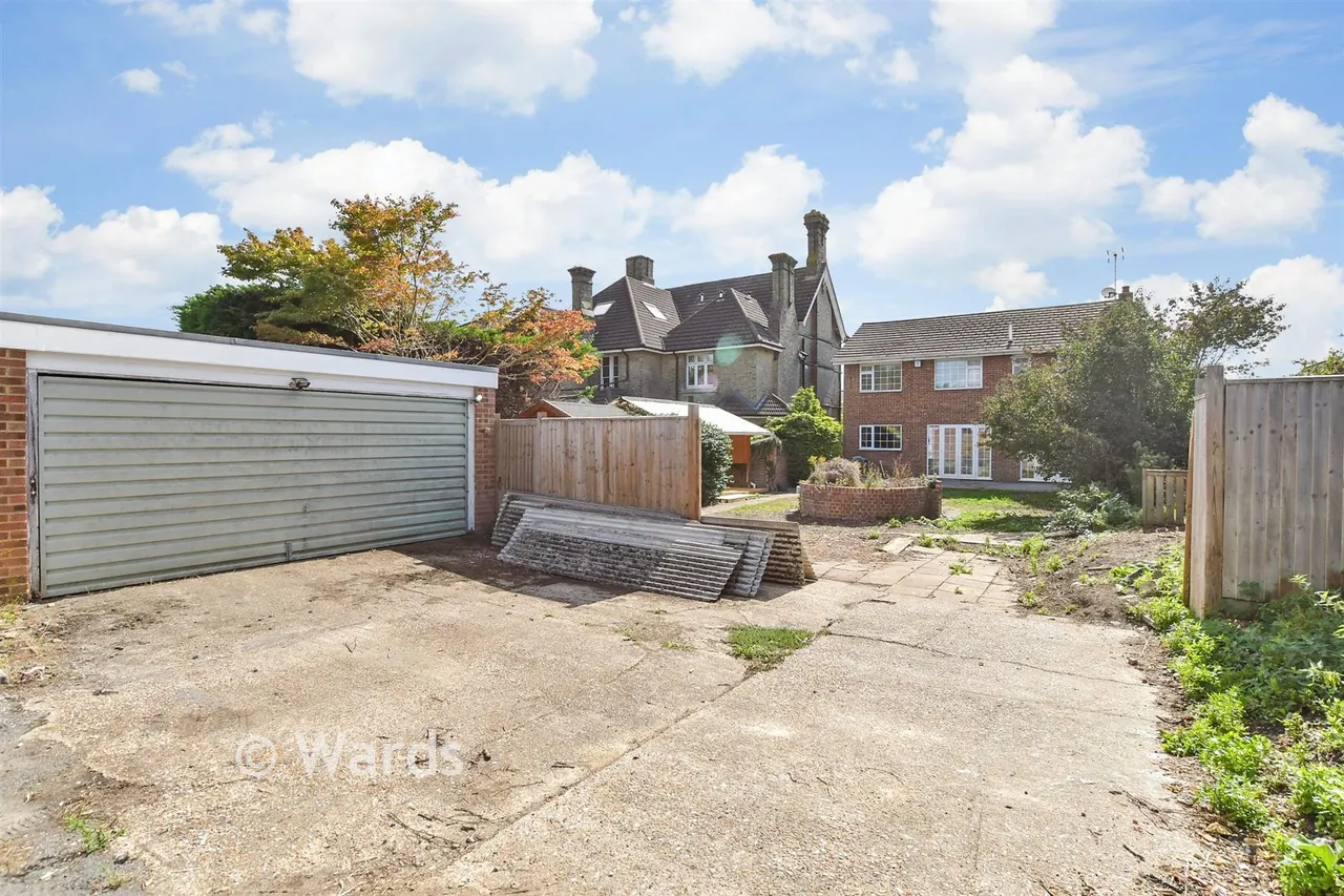 Tonbridge Road, Maidstone, ME16, photo 2