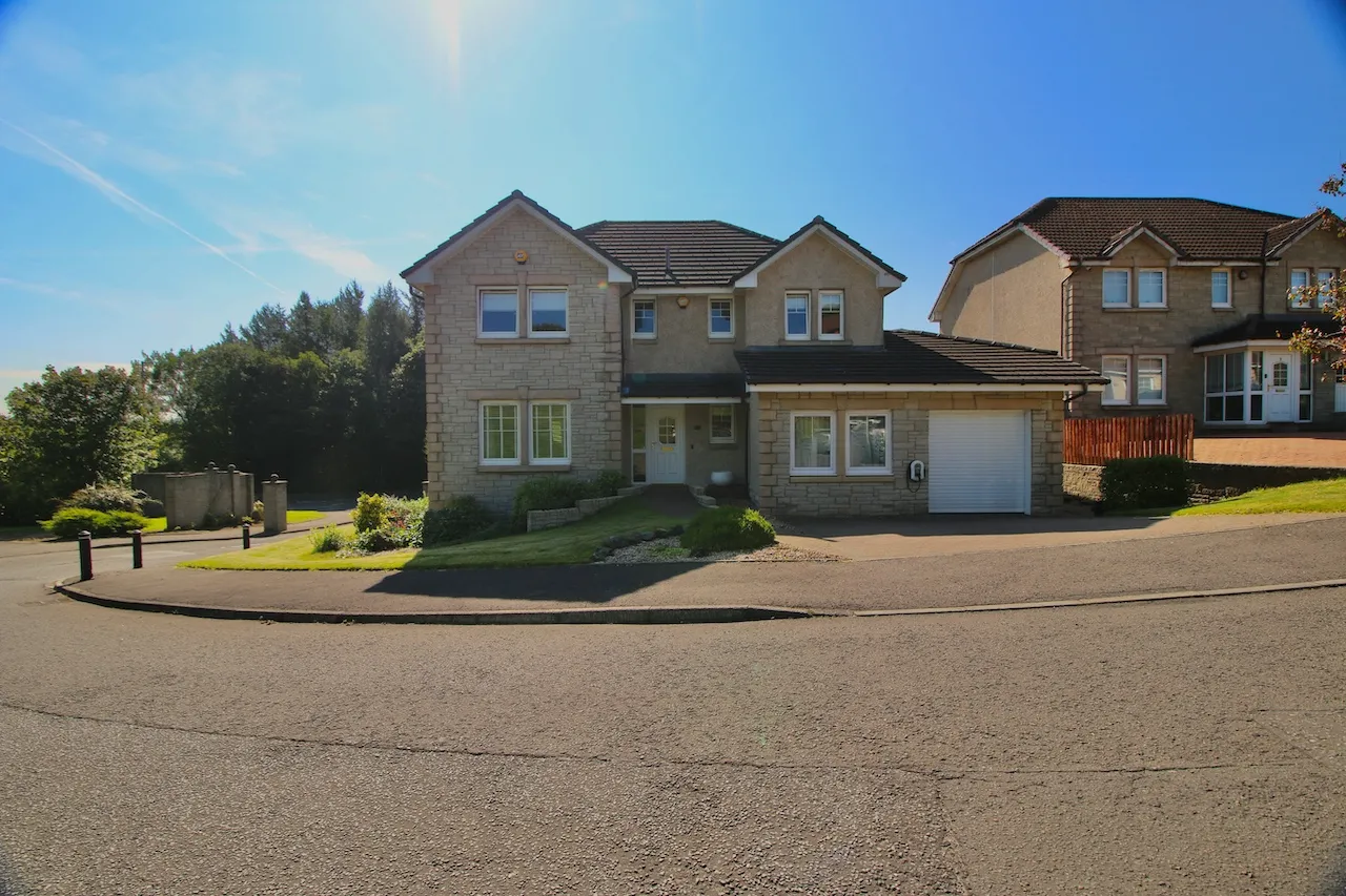 5 bed house for sale — Dunning Drive, Westerwood, G68 0FN