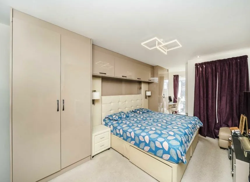 Telegraph Avenue, Colindale, NW9, photo 5