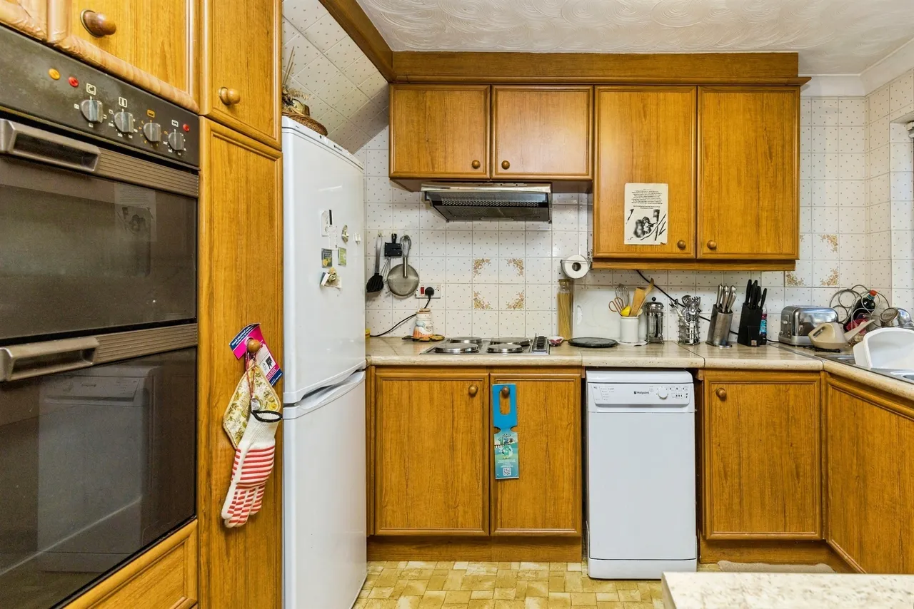 Highlands Drive, Burgess Hill, photo 5