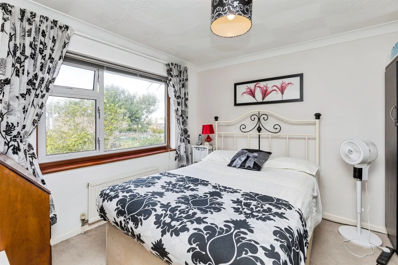 Highlands Drive, Burgess Hill, photo 7