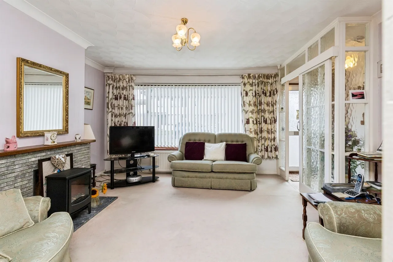 Highlands Drive, Burgess Hill, photo 2