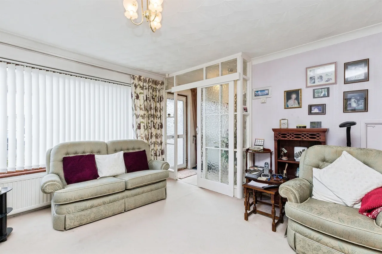 Highlands Drive, Burgess Hill, photo 3