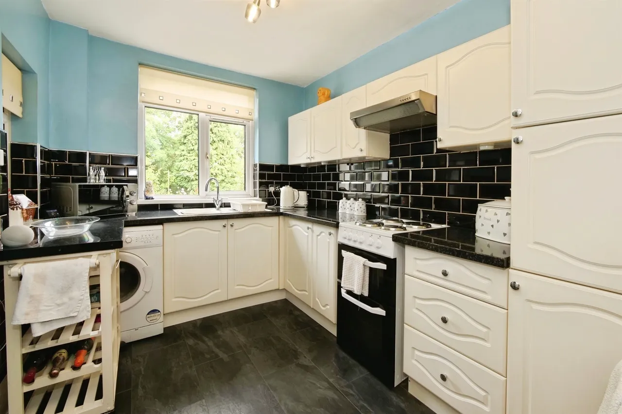 Ton Glas Bridgend, CF33, photo 21