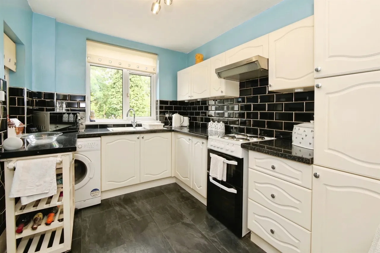 Ton Glas Bridgend, CF33, photo 20