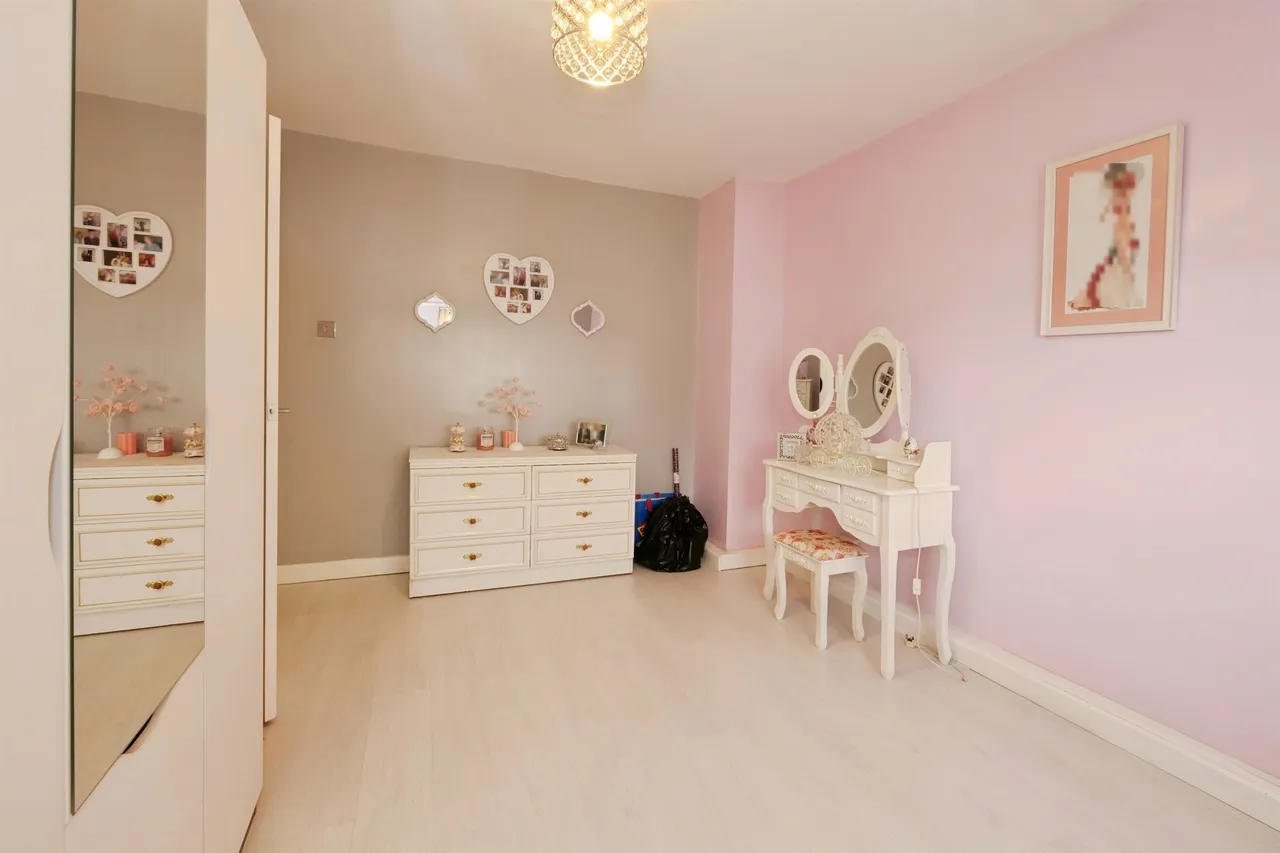 Ton Glas Bridgend, CF33, photo 31