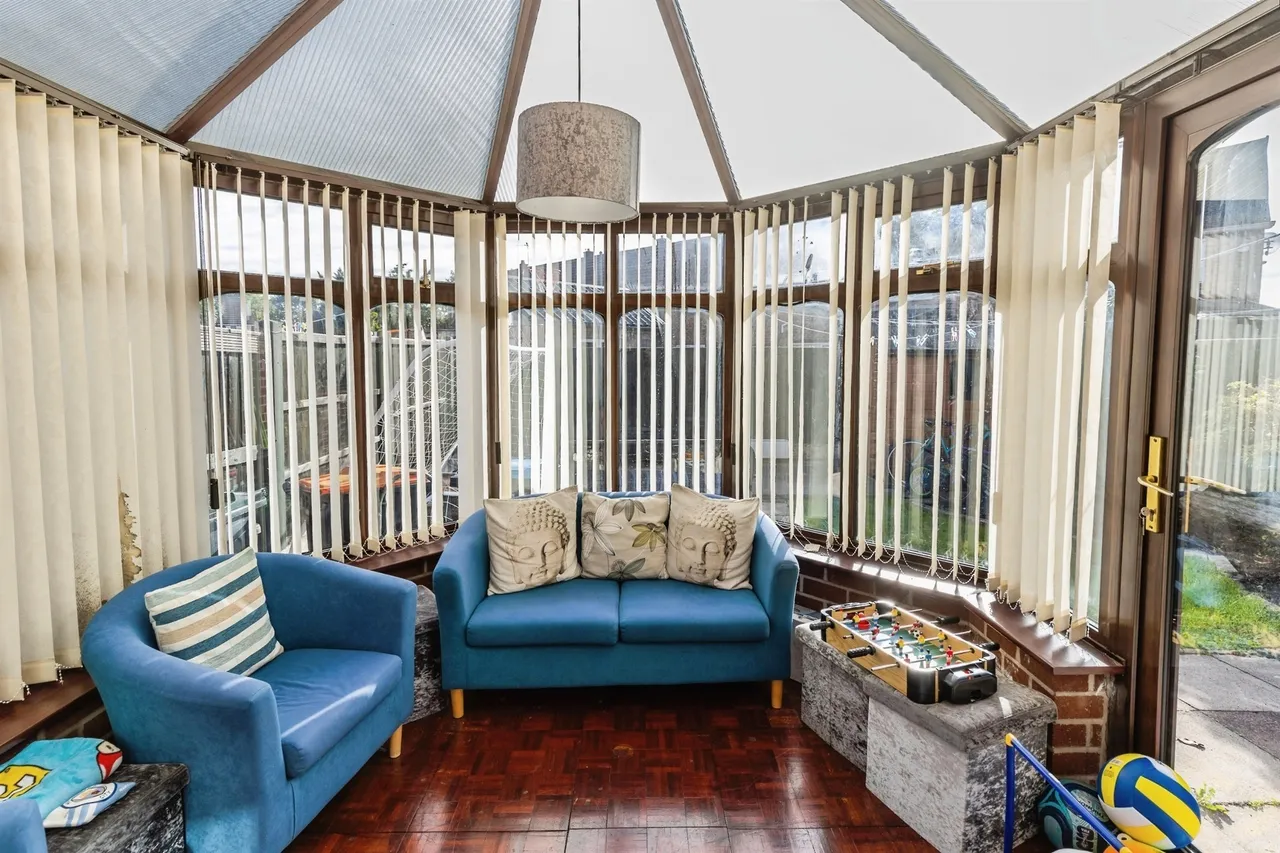 Gawsworth Road, Great Sutton, CH66, photo 8