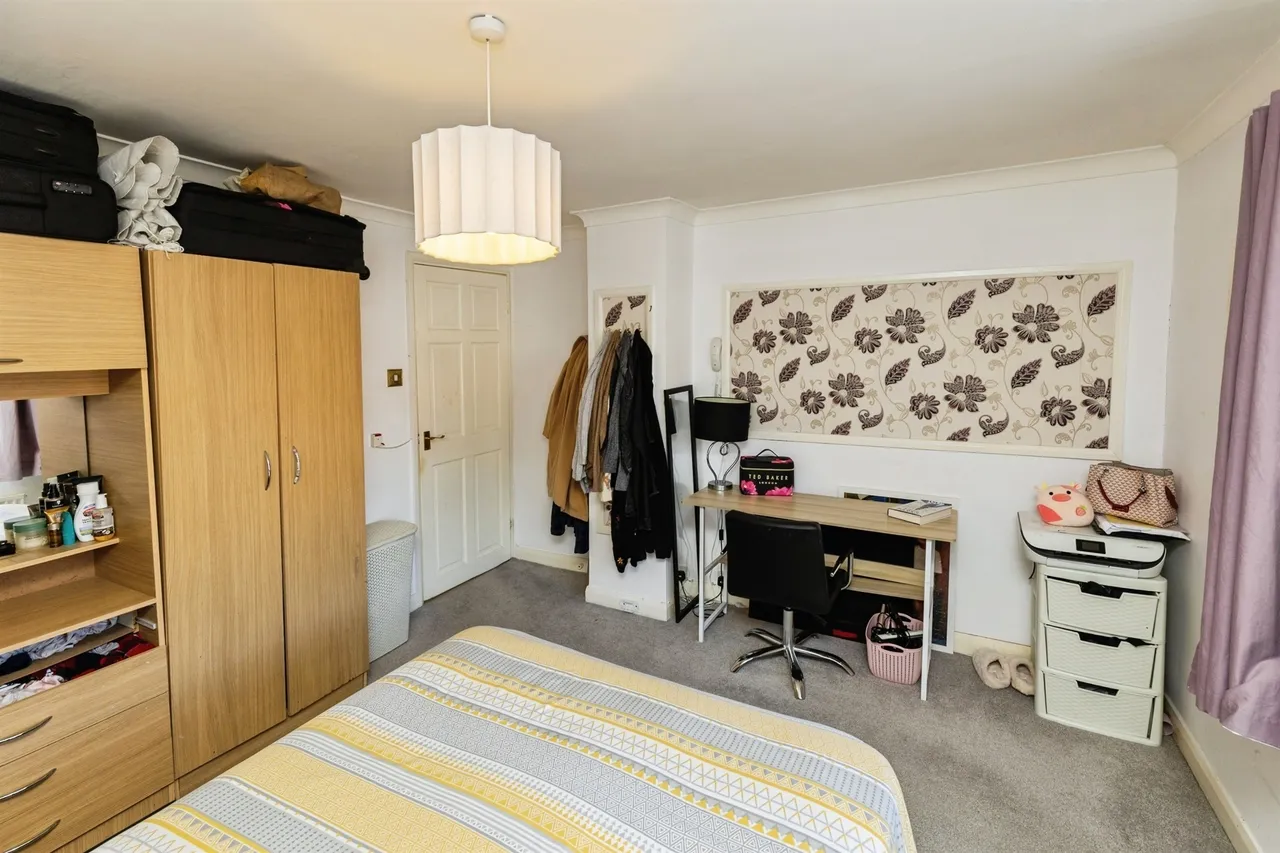 Gawsworth Road, Great Sutton, CH66, photo 10