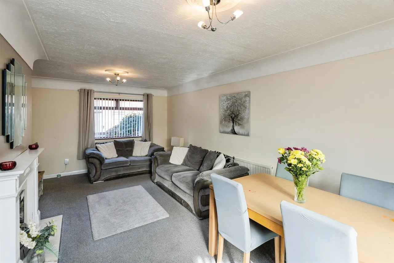 Gawsworth Road, Great Sutton, CH66, photo 5