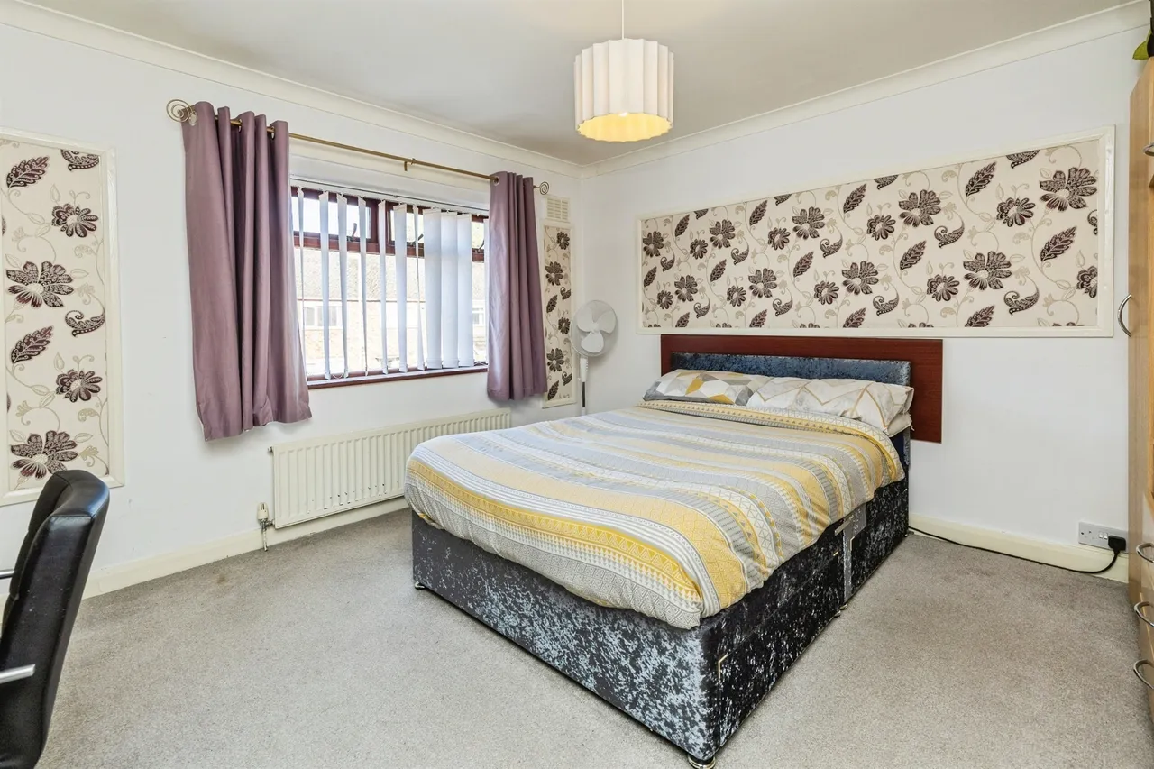 Gawsworth Road, Great Sutton, CH66, photo 9