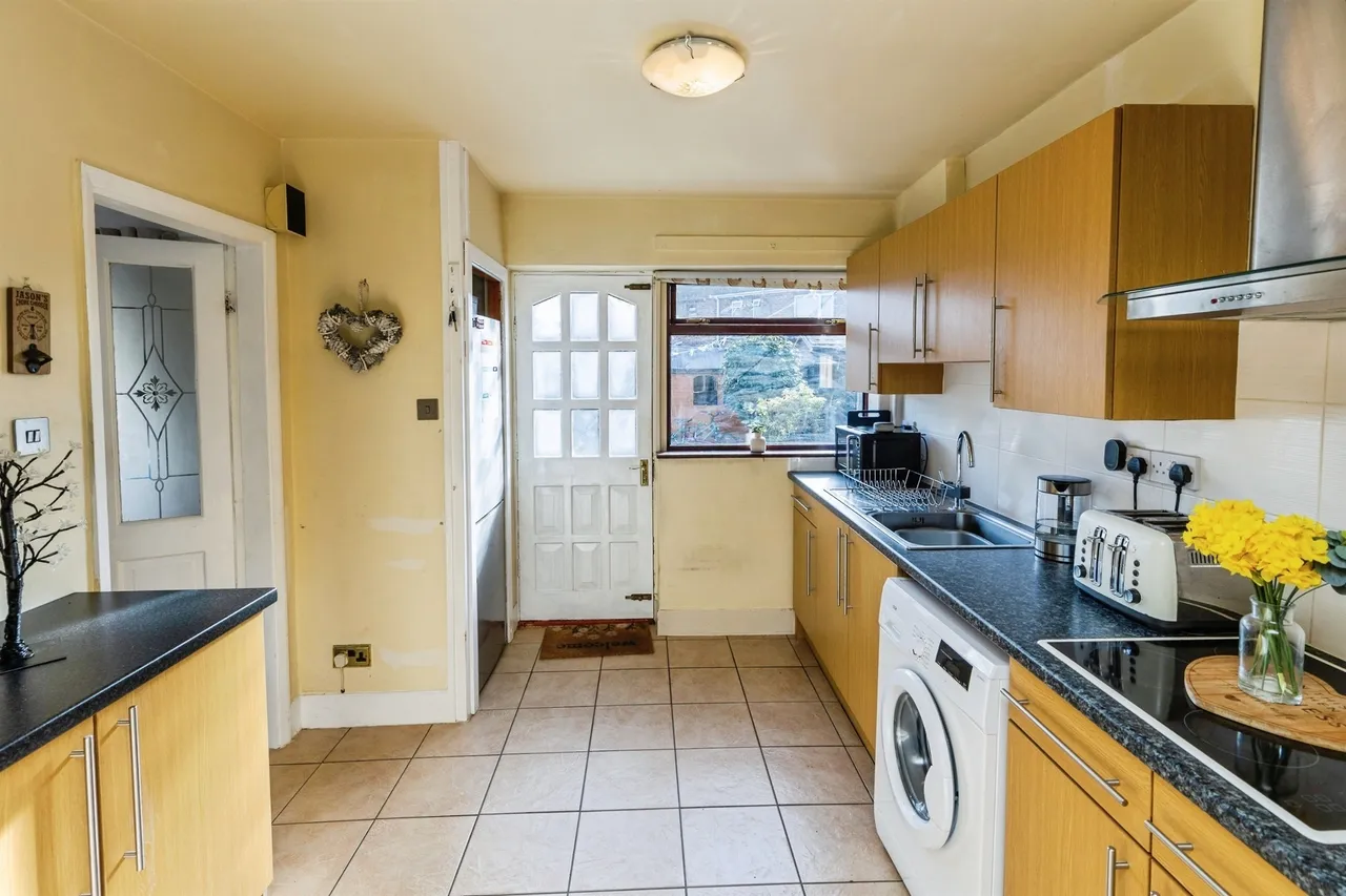 Gawsworth Road, Great Sutton, CH66, photo 3