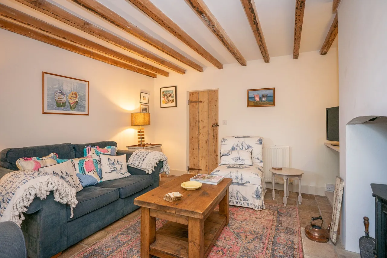 Picturesque Cottage Nestled in North, photo 7