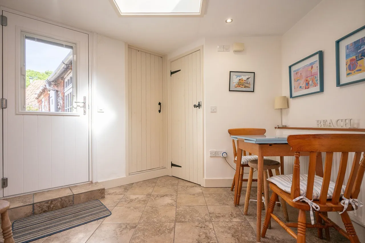 Picturesque Cottage Nestled in North, photo 8