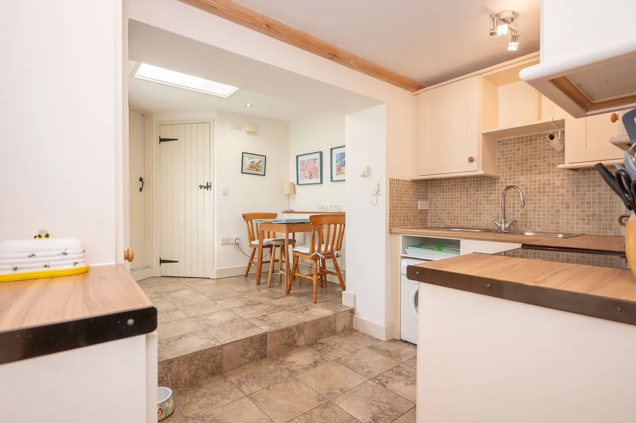 Picturesque Cottage Nestled in North, photo 11