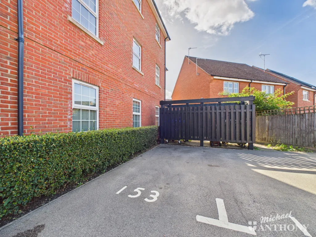 Pluto Way, Aylesbury, HP19 9BH, photo 9