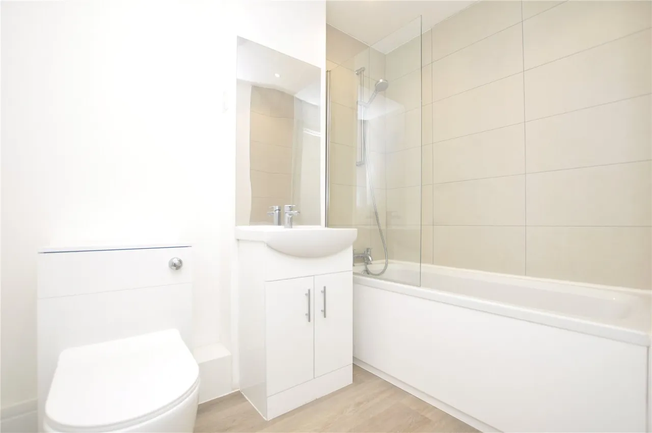 Farnborough Road, Farnborough, GU14, photo 5