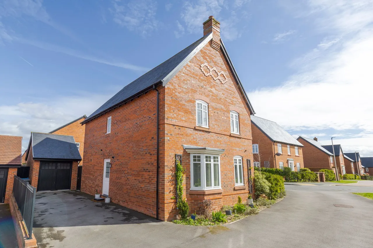 Tiverton Way, Tarporley, photo 36