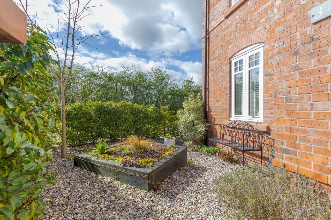 Tiverton Way, Tarporley, photo 33
