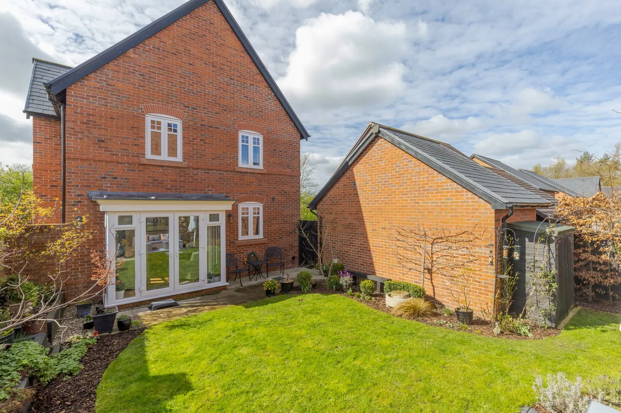 Tiverton Way, Tarporley, photo 2