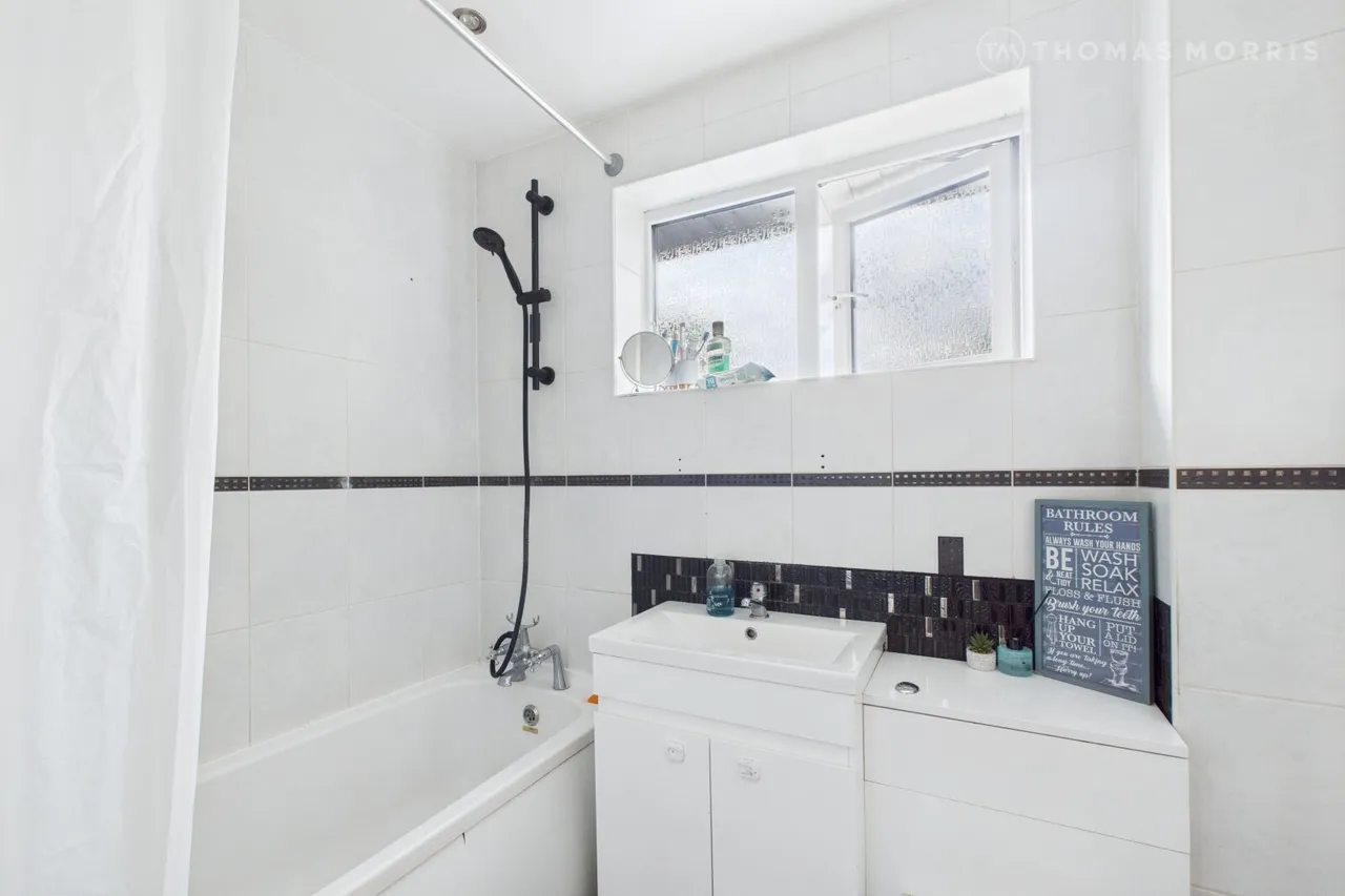 Yeats Close, Royston, SG8, photo 10