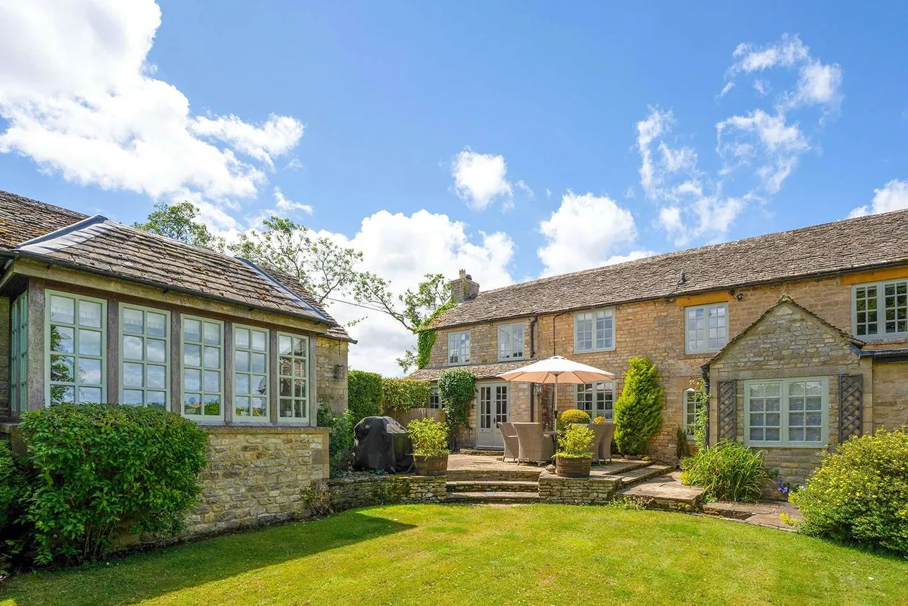 4 bed house for sale — Church Westcote, Chipping Norton, Gloucestershire, OX7 6SN