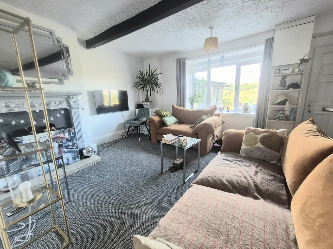 2 bed house to rent — Rake Bank, HALIFAX