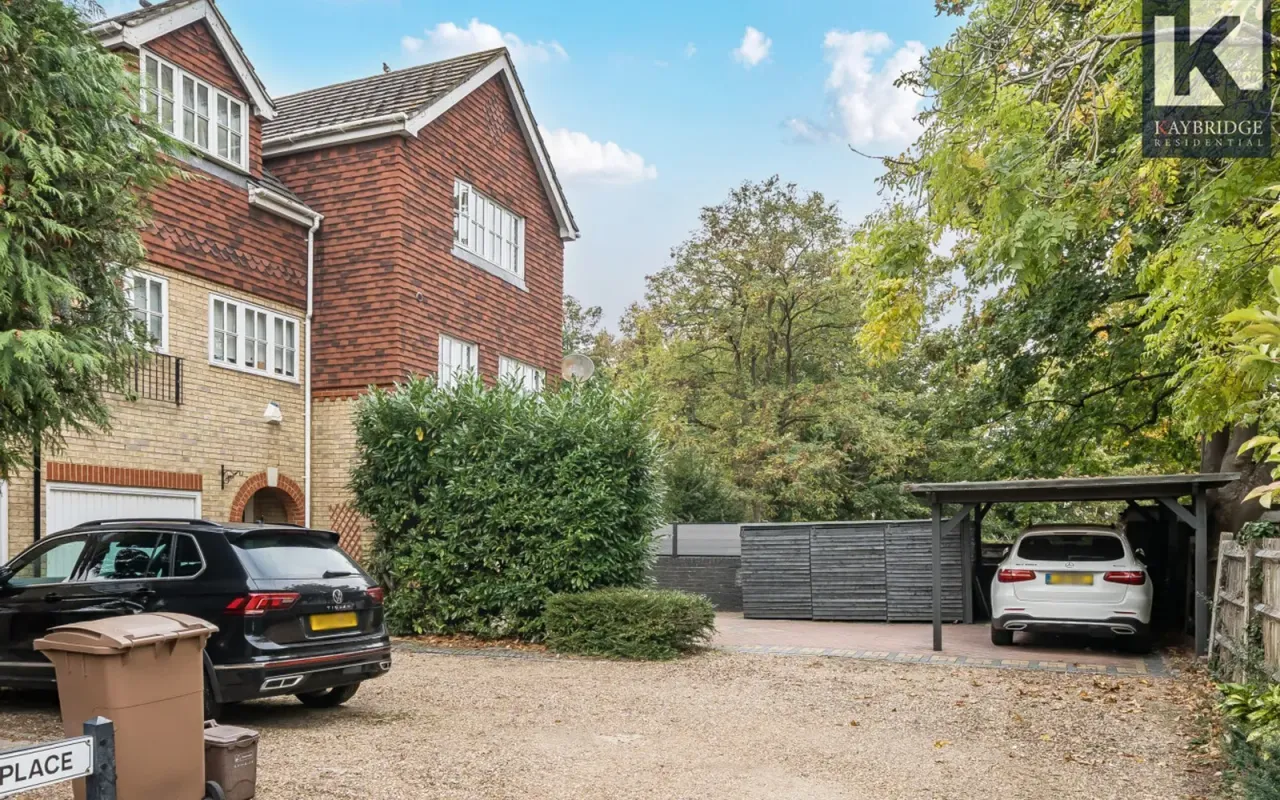 4 bed property for sale — Grange Vale, Sutton, SM2