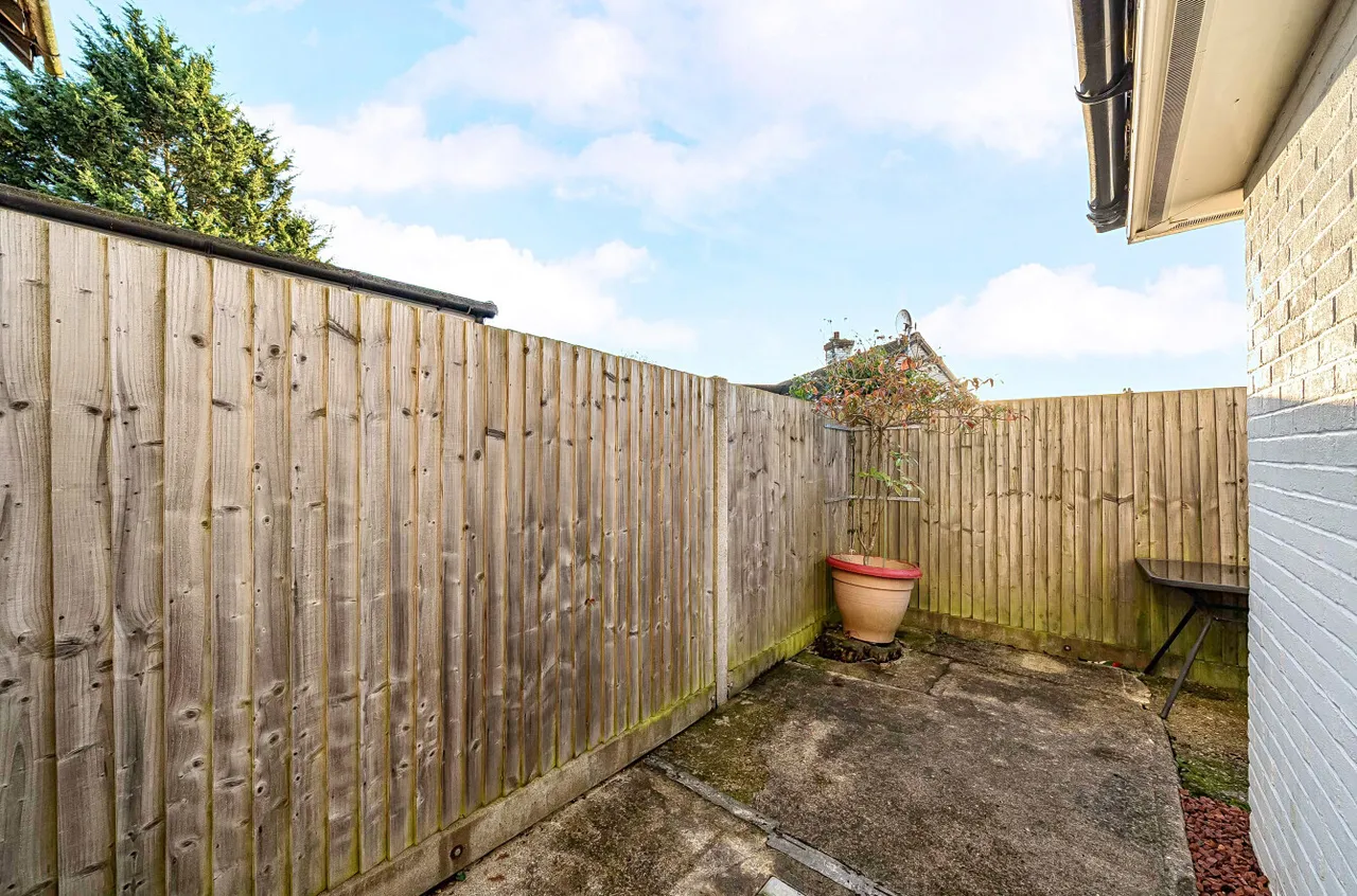 Pondfield Road, Farncombe, GU7, photo 20