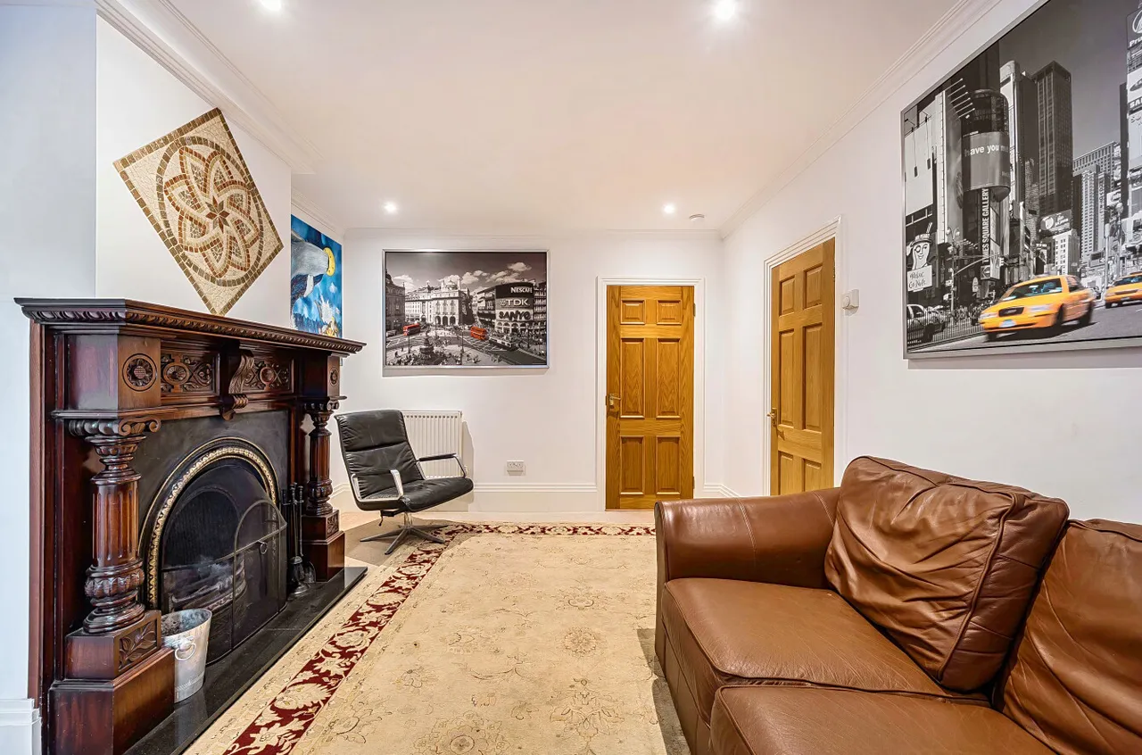 Pondfield Road, Farncombe, GU7, photo 7