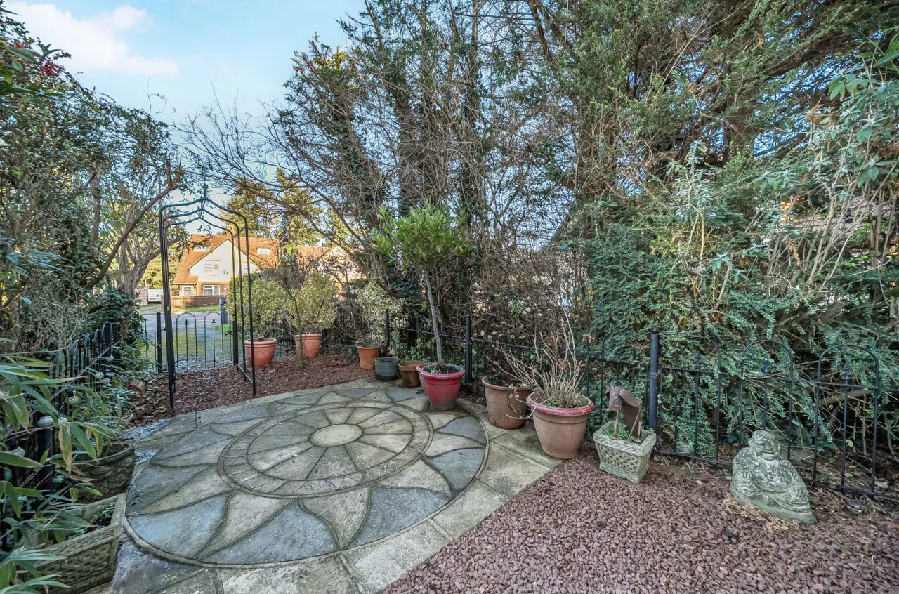 Pondfield Road, Farncombe, GU7, photo 16