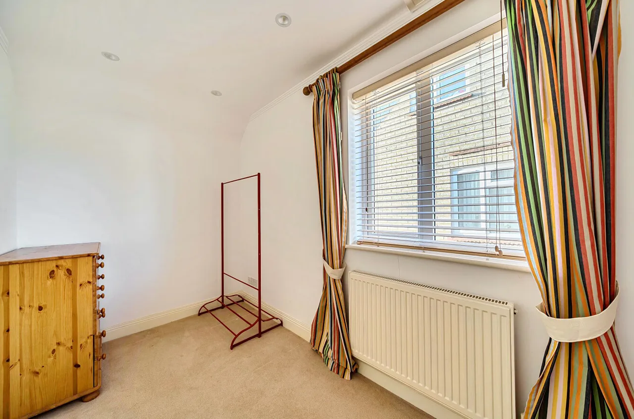 Pondfield Road, Farncombe, GU7, photo 14