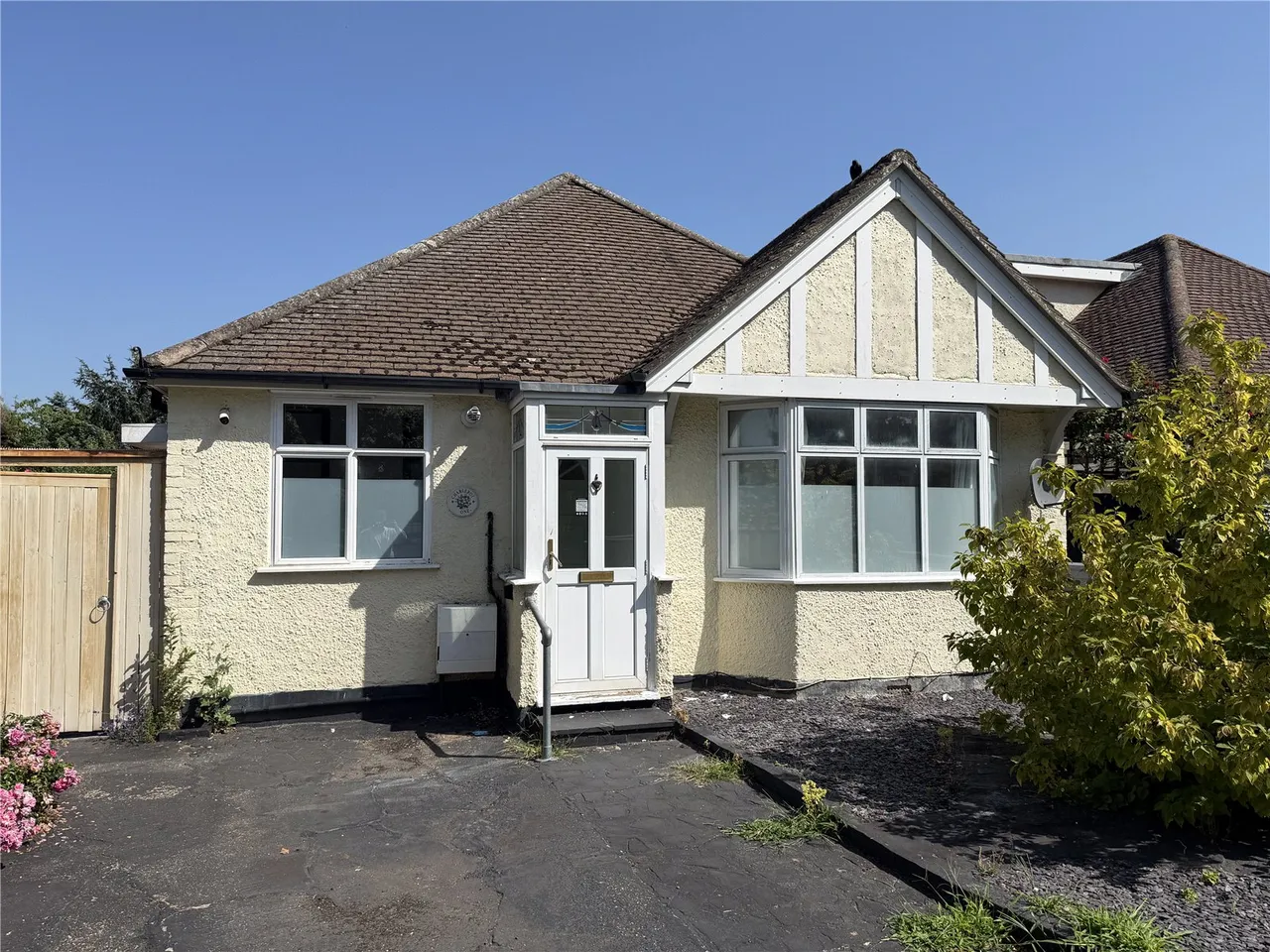 2 bed house for sale, Floyds Lane, Woking, GU22