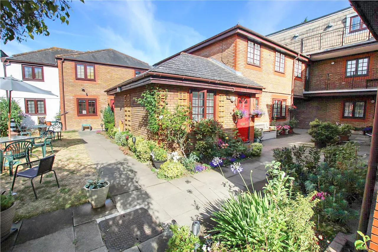 Footscray Road, London, SE9, photo 10