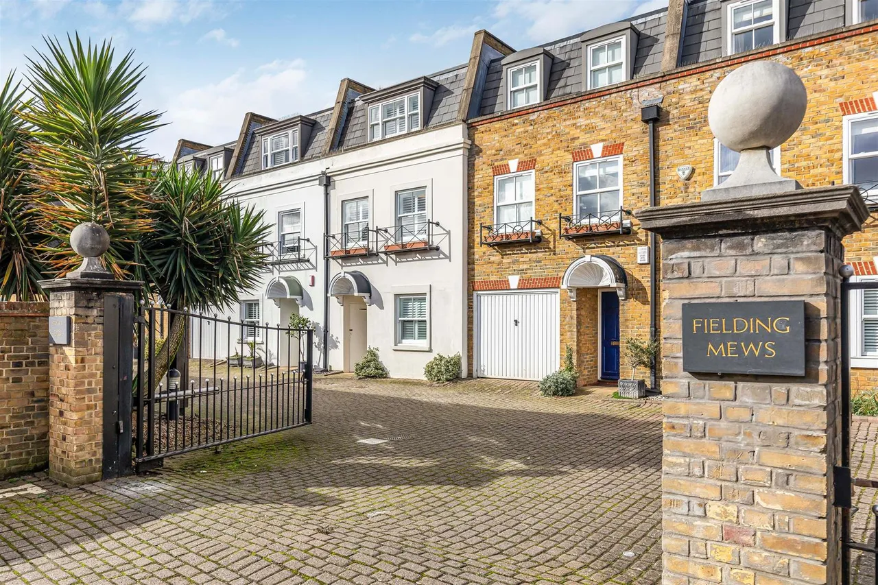 Fielding Mews, Barnes, SW13, photo 2