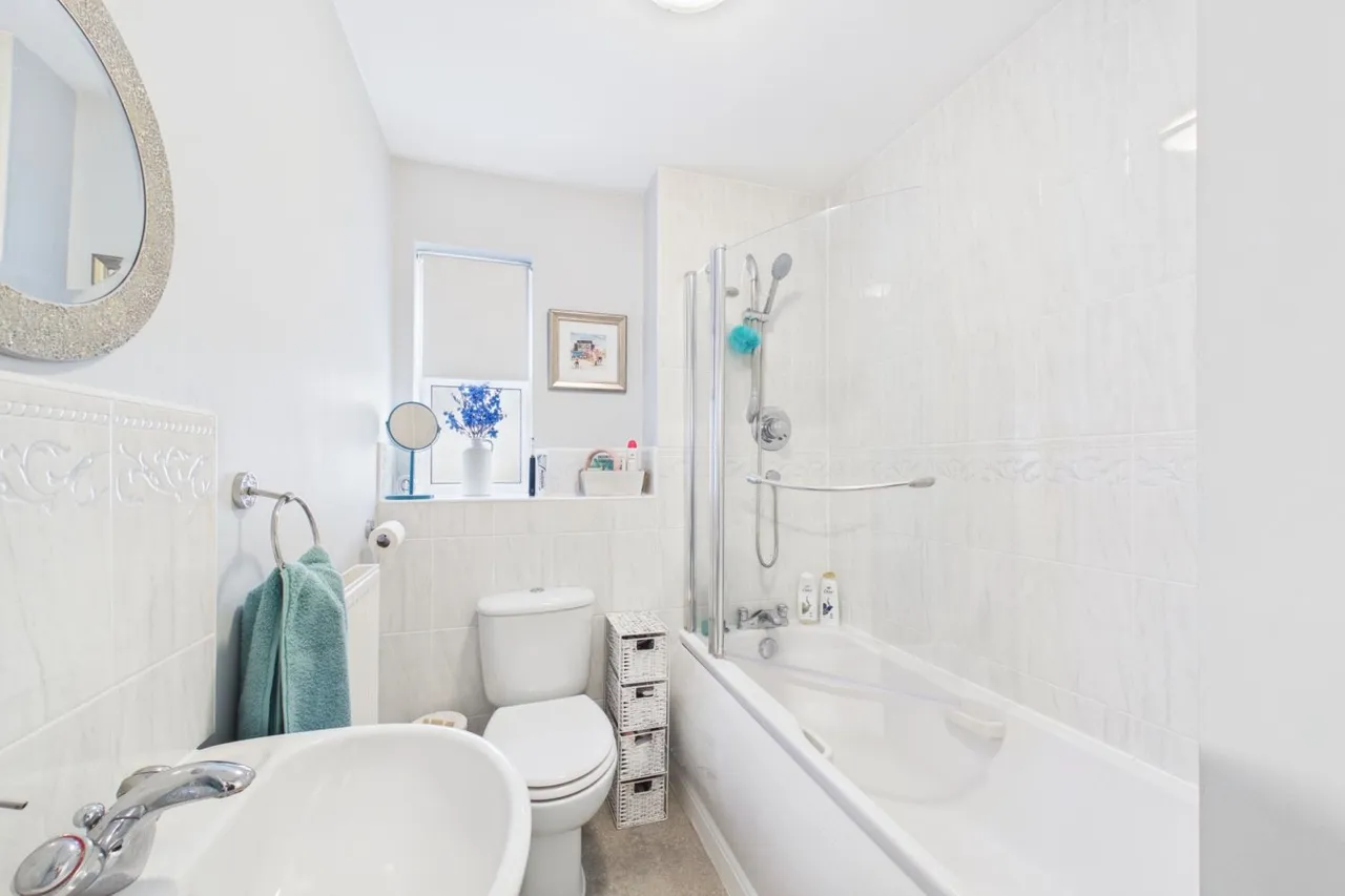 Clay Furlong, Leighton Buzzard, LU7, photo 6