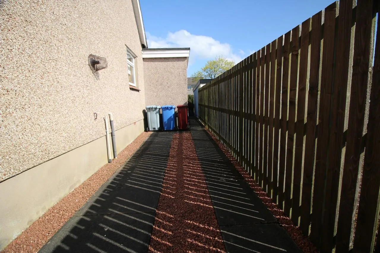 Abbotsford Crescent, Strathaven, ML10 6EQ, photo 23